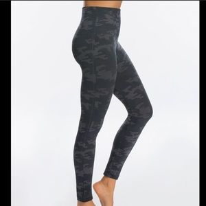 NEW Spanx leggings NEVER WORN